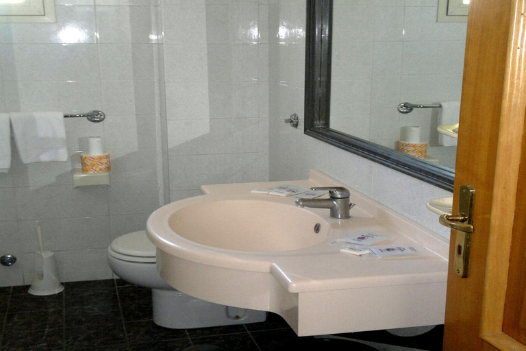 Bathroom 4, Hotel Eden, Napoli