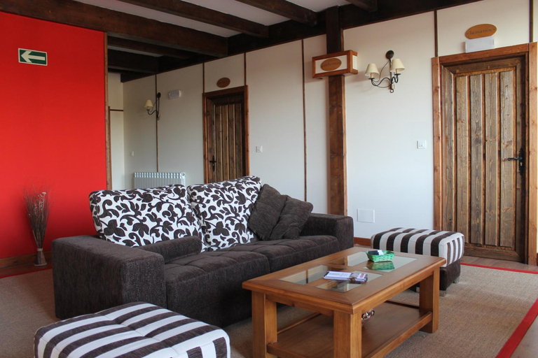 Public Area 2, Hotel Rural Restaurante Las Baronas, Burgos