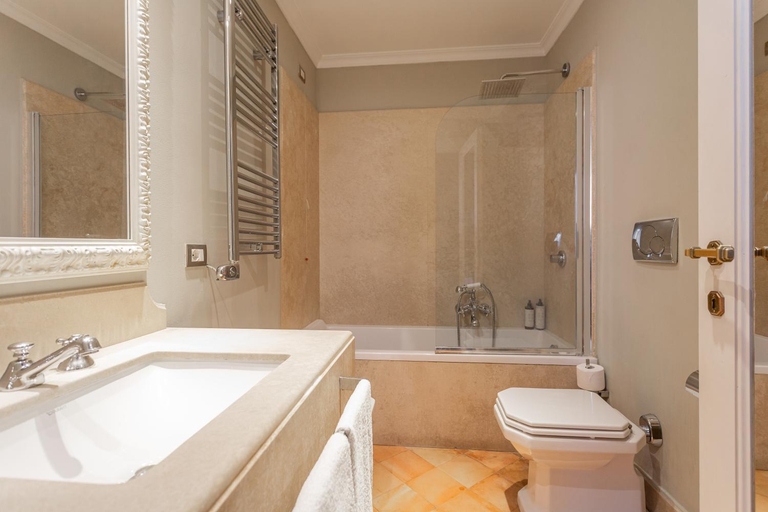 Bathroom 4, Hotel Parrasio, Roma