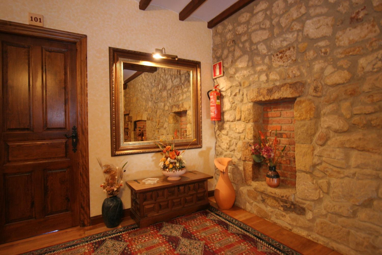 Bathroom 3, Hotel Rural "Posada EL SOLAR" con "Terraza panoramica-Salon GINTONIC BAR", Cantabria