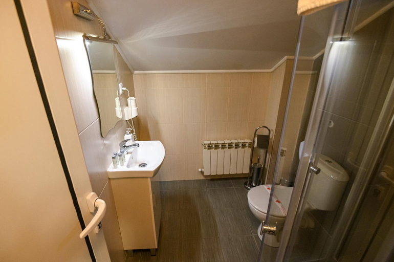 Bathroom 2, Vezyuva House, Bansko