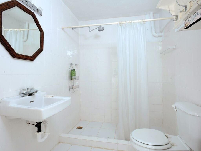 Bathroom 3, Indigo House 4 Bedroom Home