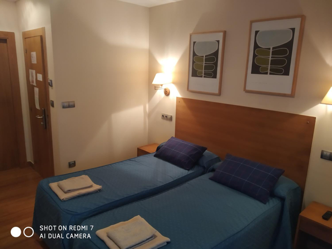 Bedroom 2, Hotel Sol de la Blanca, Asturias
