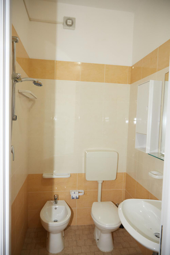 Bathroom 3, Hotel ITALIACERVIA Breakfast Included, Ravenna
