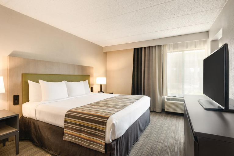 Bedroom 3, Country Inn & Suites by Radisson, La Crosse, WI, La Crosse
