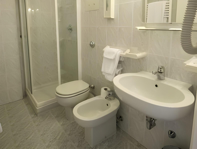 Bathroom 3, Hotel Aquavite, Brescia