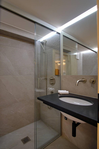 Bathroom 5, Forsthaus Valepp, Miesbach