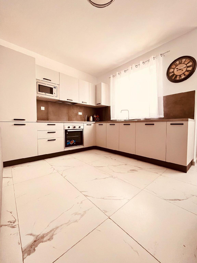 Others 3, Luxury Apartment Sliema - Tigne Point!