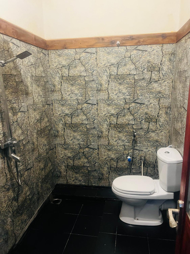 Bathroom 3, MUM Jungle Inn, Ella