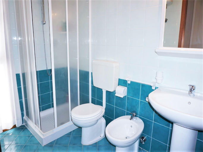 Bathroom, Pleasant One-Bedroom Villa with Pool, Venezia