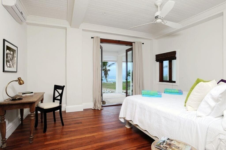 Bedroom 4, Alfred House & Cottage 6 Bedroom Home
