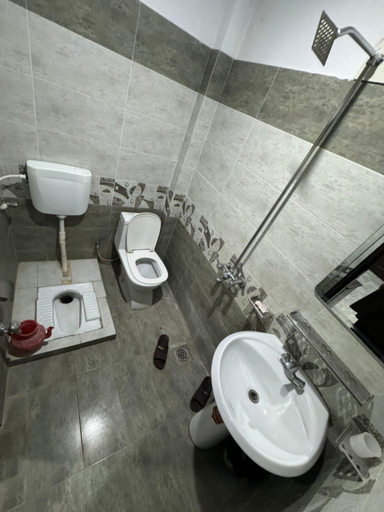 Bathroom 5, Millat Hotel G9-4, Islamabad