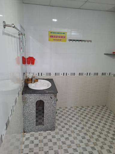 Bathroom 3, Khach San Truong Thinh, Bến Tre