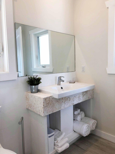 Bathroom 4, Coral Point 3 Bedroom Home