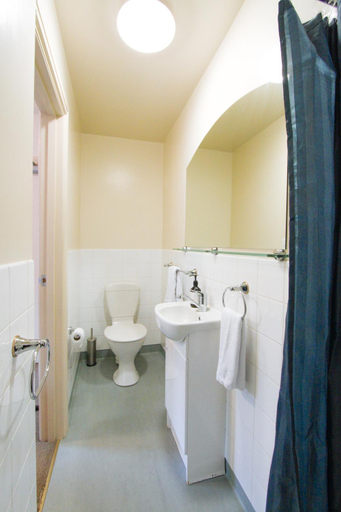 Bathroom 3, The Grand Hotel & Bar, Christchurch