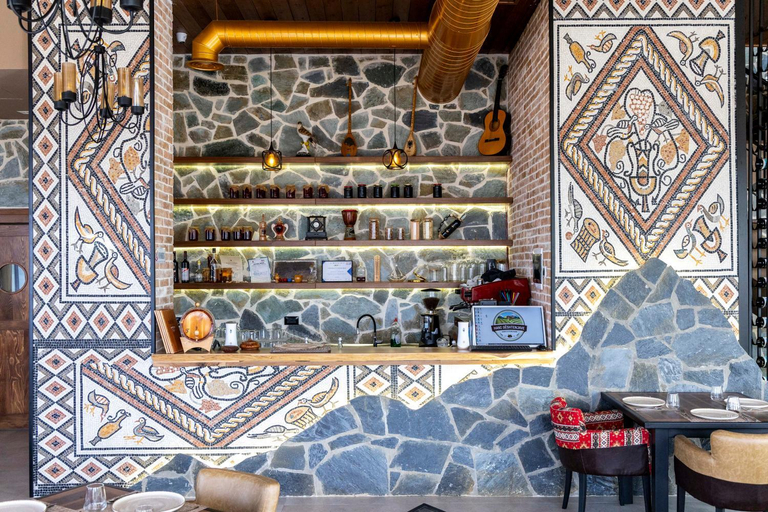 Food & Drinks 4, Hani Geshtenjave, Pogradecit