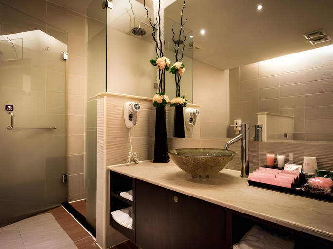 Bathroom 3, Only Love Motel, New Taipei City