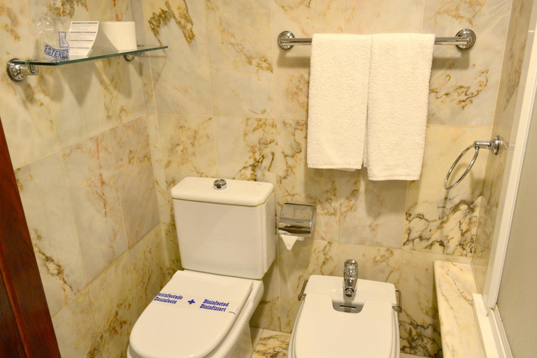 Bathroom 4, Alda El Suizo, A Coruña