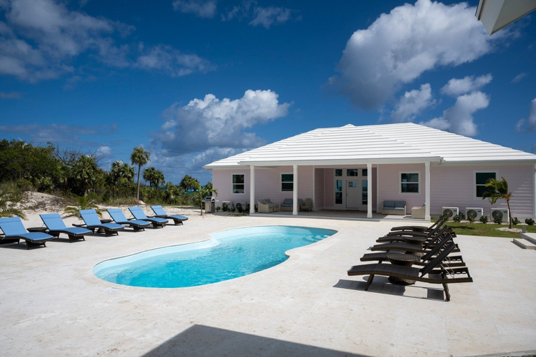 Sport & Beauty 5, Pink Sands Point Main House 4 Bedroom Home