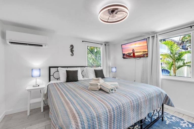 Bedroom 2, Seahorse Suite 1 Bedroom Villa by RedAwning, Manatee
