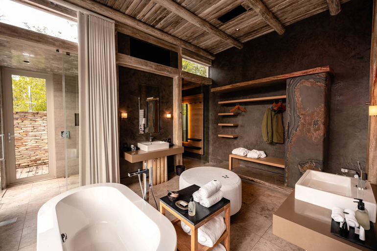 Bathroom 5, Kapama Karula, Mopani
