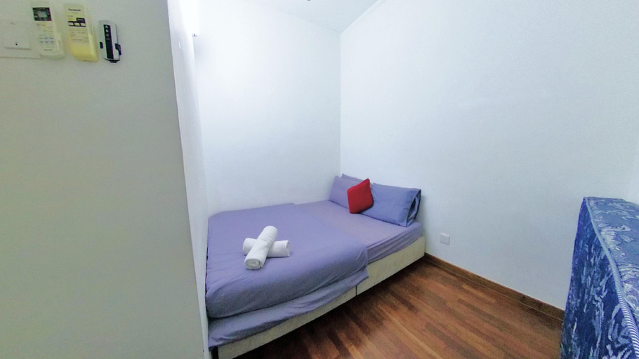 Bedroom 3, Up to 8 Pax, I-City, ISoho FREE WIFI 50" Smart TV, Shah Alam