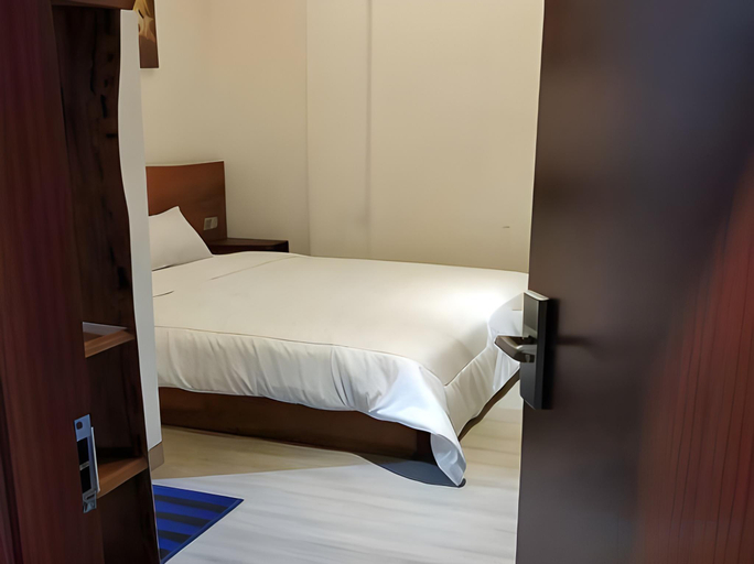 Bedroom 3, THE EMERALD INN, Palembang