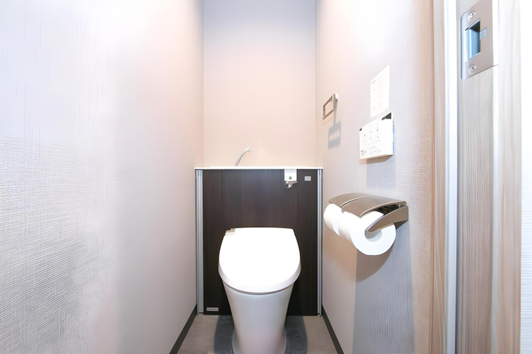 Bathroom 3, Minn Ueno Shin-Okachimachi , Taitō