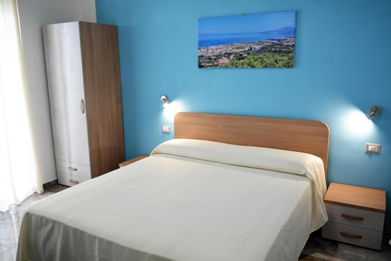 Bedroom 2, b&b Miramare, Salerno