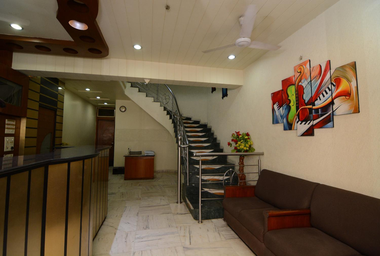 Others 5, Hotel Vrandavan, Nagpur