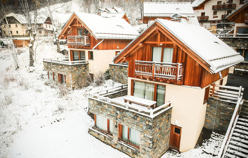 Entrance 2, Odalys Chalet Le Mas des Neiges, Savoie