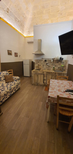 Others 5, Sparta, Taranto