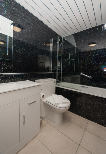 Bathroom 2, SGE Esplanade Hotel, Argyll and Bute