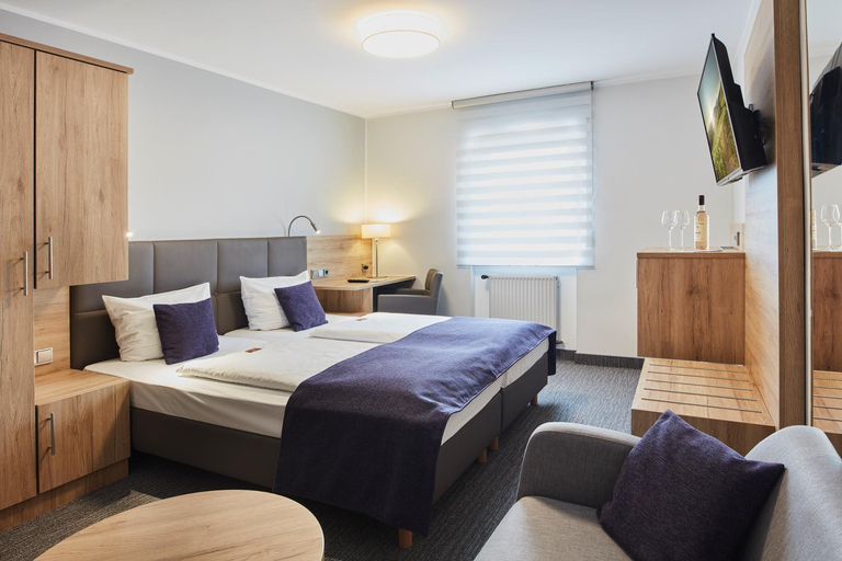 Bedroom 3, Hotel Rose, Rheingau-Taunus-Kreis