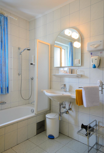 Bathroom 3, Wirtshausbrennerei Krenn, Melk