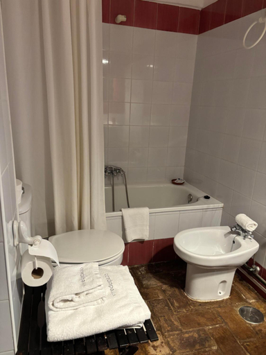Bathroom 4, Hospederia Convento de la Parra, Badajoz