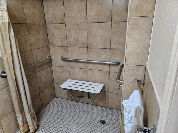 Bathroom 5, Aerospace Inn, Kern