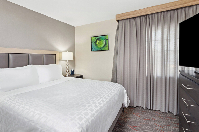 Bedroom 4, Candlewood Suites APPLETON, Outagamie