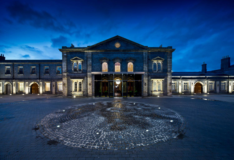 Exterior & Views