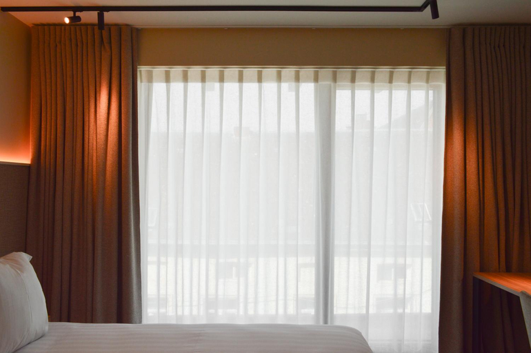 Others 2, Hotel de Zalm, Antwerpen