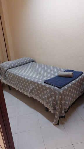 Bedroom 2, Pension Suiza, Tarragona