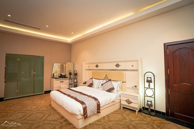 Others 3, The Grand Mountain Hotel, Matale