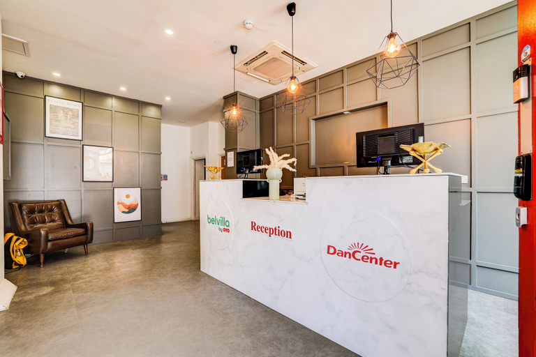 Others 2, Belvilla Ilford Station Hotel, 4 min from Elizabeth line, London