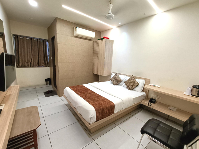 Bedroom 5, Hotel Kinara, Ahmadabad