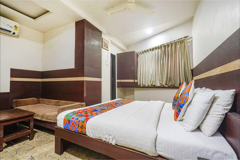 Bedroom 3, FabHotel Shravan - Nr. Eternity Mall, Nagpur