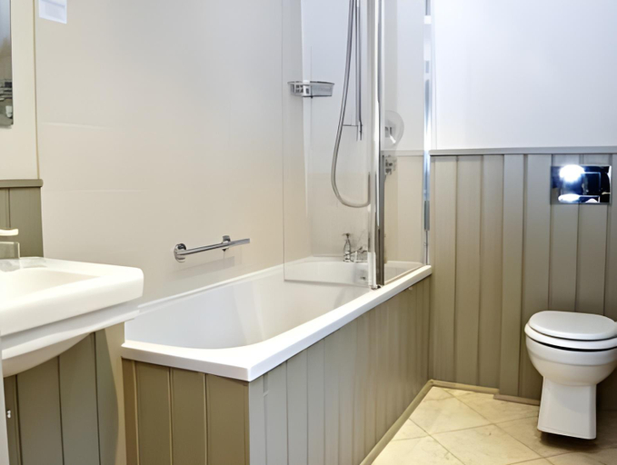 Bathroom 4, Cuckoo Brow Inn, Cumbria