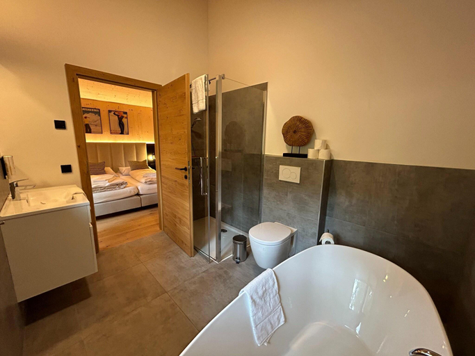Bathroom 3, Beautiful chalet with sauna and hot tub, Murau