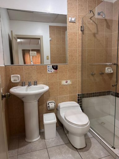 Bathroom 4, Hotel Las Penas, Guayaquil