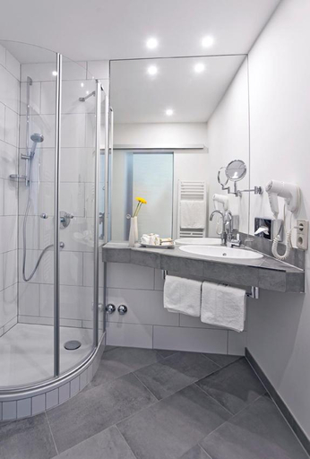 Bathroom 3, Hotel Burgblick, Breisgau-Hochschwarzwald