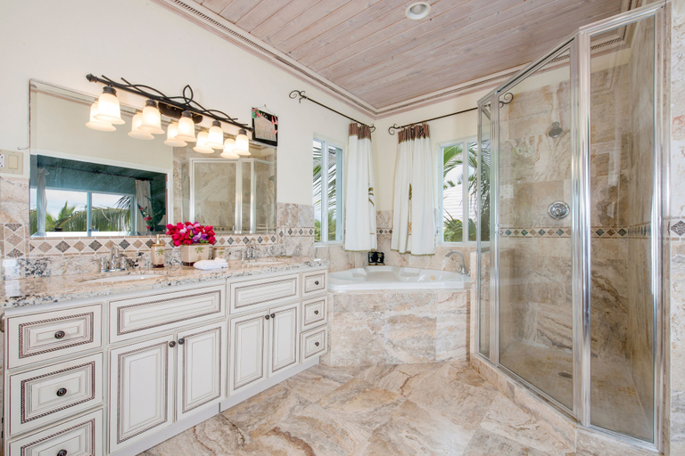 Bathroom 3, Palisades House 4 Bedroom Home